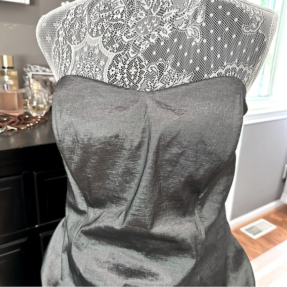 Wish Wish Wish Strapless Gray Metallic Bubble Hem Cocktail Dress Size 20 - Picture 9 of 13